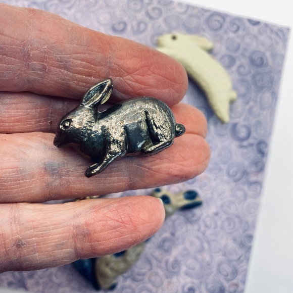 Easter Bunny Brooch Bundle Of 7 Kitschy Rhinestone Vintage Ceramic Hallmark Lot - Picture 9 of 11